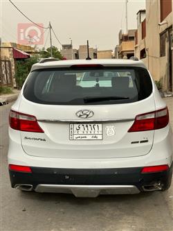 Hyundai Grand Santa Fe